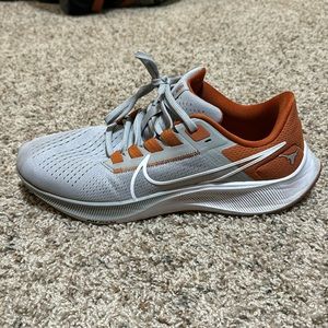 **Texas Baseball Team Issued** Nike Air Pegasus 38 size 11